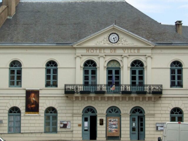 Mairie de Lormes