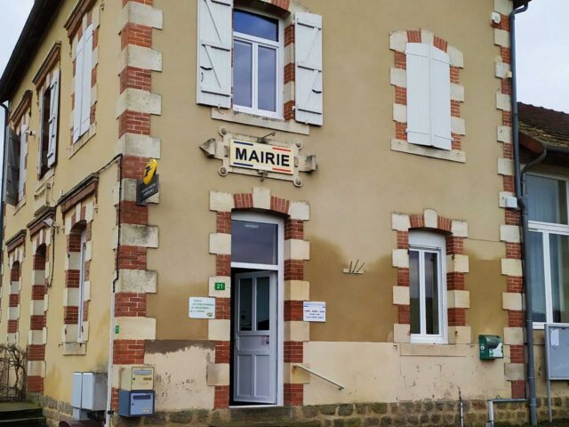 Mairie de Poil